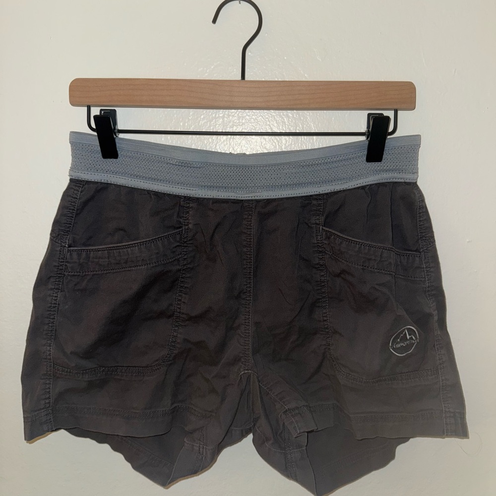 La Sportiva Women's Charcoal Cargo Shorts